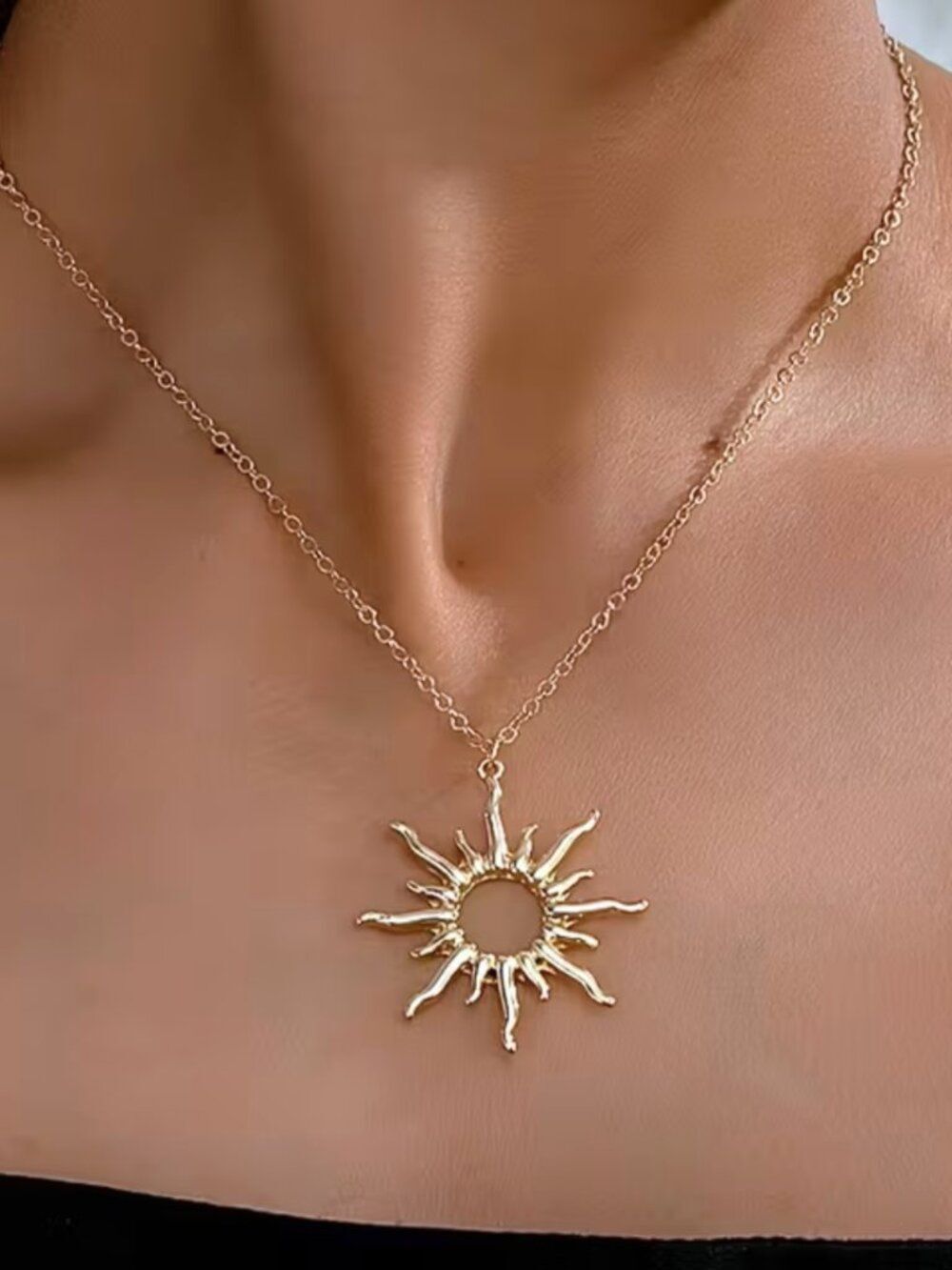 NWT Gold Sunburst Pendant Necklace 15” + 2” Extender Celestial Boho Sun Charm